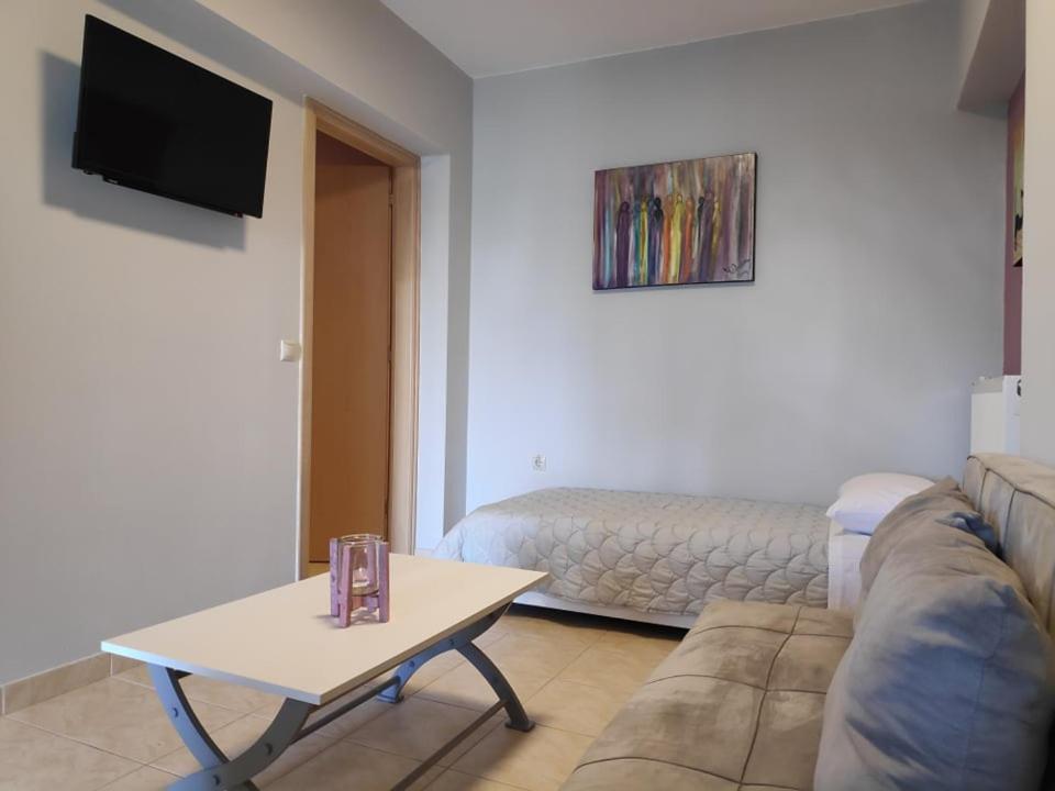 Xenia'S Countryside Guesthouse Agia Marina  ภายนอก รูปภาพ