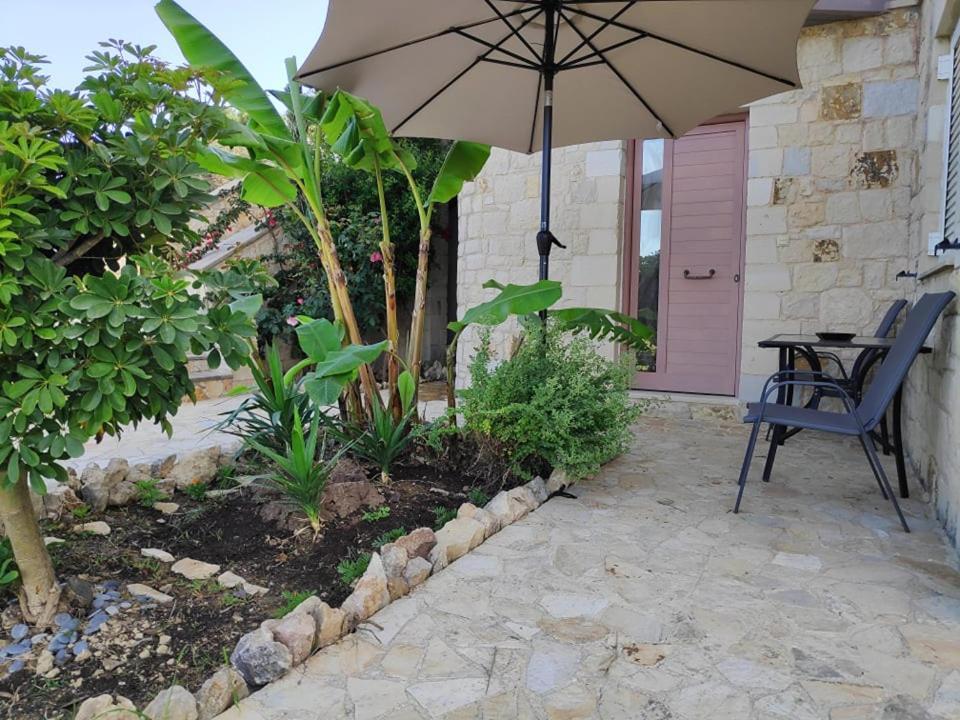Xenia'S Countryside Guesthouse Agia Marina  ภายนอก รูปภาพ